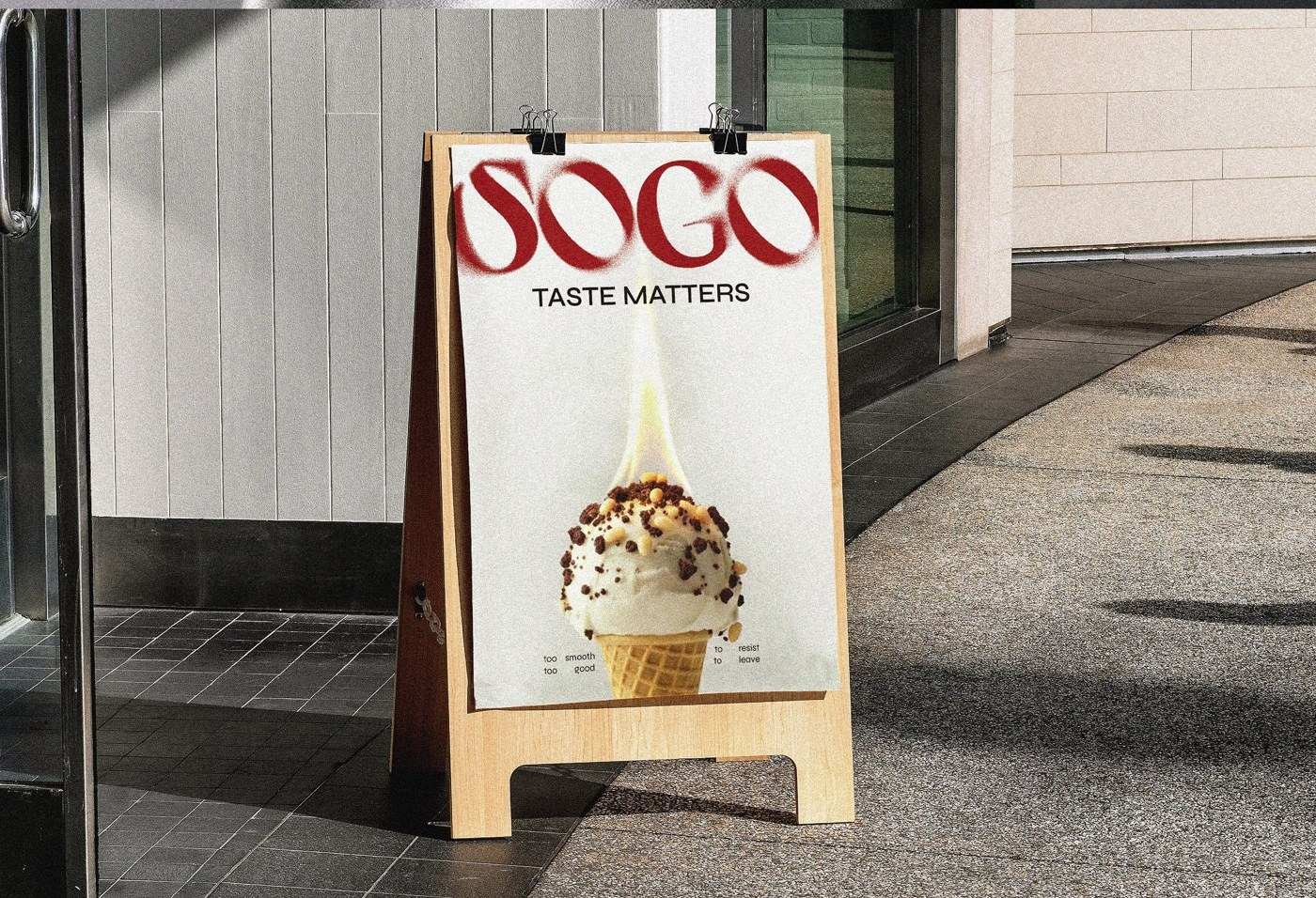 SOGO ice cream — A형 입간판. 같은 문법을 매장 앞에