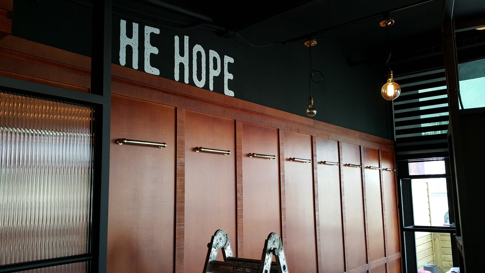 더호프 서래마을 미용실 시공 — THE HOPE 목재 수납장