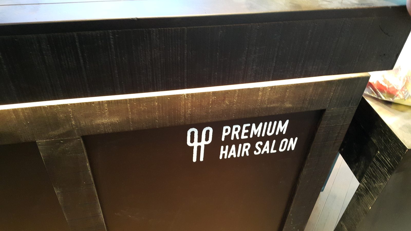더호프 서래마을 미용실 시공 — PREMIUM HAIR SALON 사인 조명